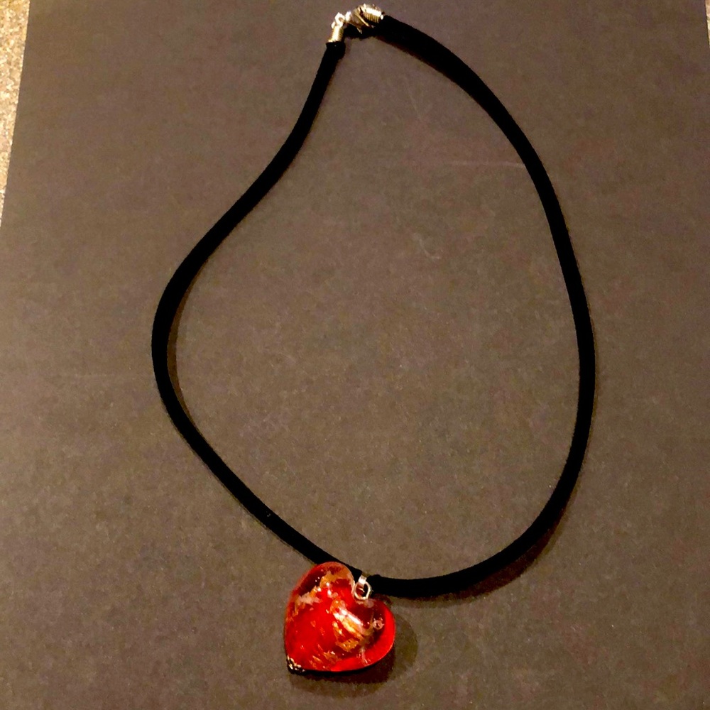 Imported from Turkey 🇹🇷 - Glass heart pendant on 18” velvet necklace.